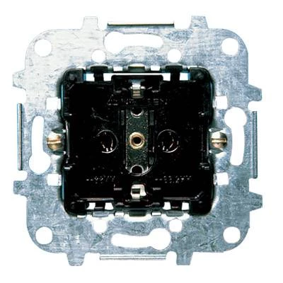 Розетка Schuko с заземлением, 16А/250В ABB
